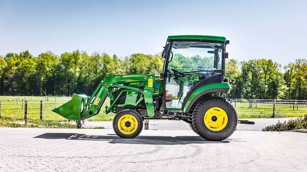 2032R Kompakttraktor